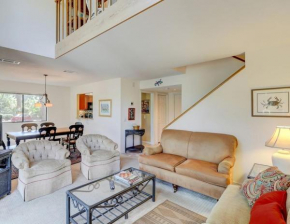 12 Ocean Gate - Spacious Villa with On-Site Pools, Tennis Courts, Walk to Beach, Coligny Plaza, and Celebration Park